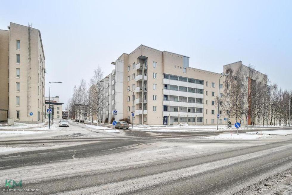 PrivateRoom-YksityinenHuone-ЛичнаяKомната into Oulu Centre-University-BusTrainStation,Sauna Екстериор снимка